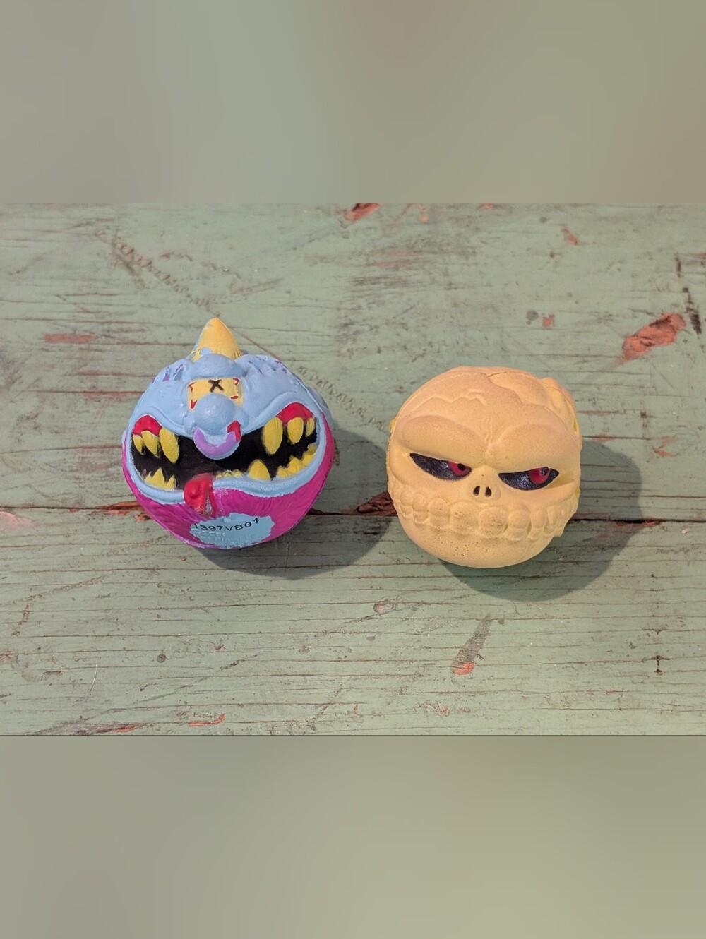 Madballs Rare Glow In The Dark Skull Face Mini Blind Bag Foam Toy & Horn Head!